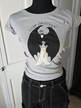 Vintage 1977 Edward Gorey Dracula Broadway T-Shirt Plymouth USA Deadstock Small